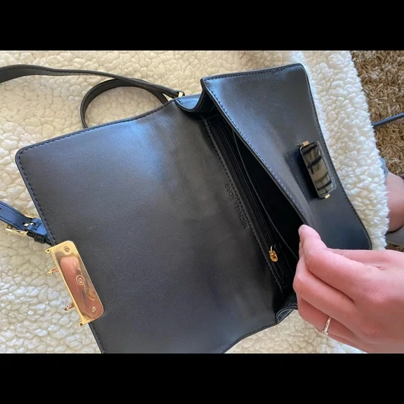 Michael kors purse - Picture 7 of 10